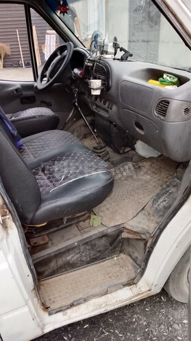 Ford Transit-3