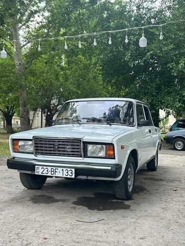 LADA (VAZ) 2107-1