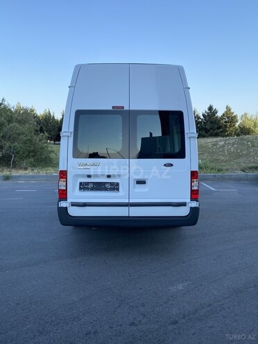 Ford Transit-4