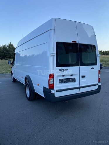Ford Transit-5