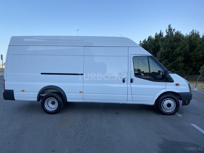Ford Transit-7