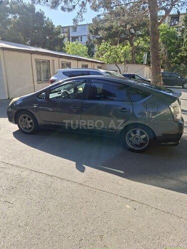 Toyota Prius-5