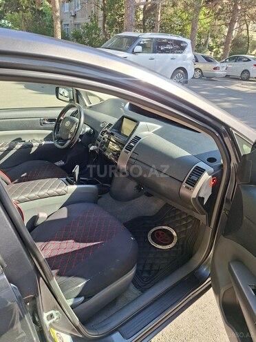 Toyota Prius-7