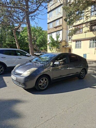 Toyota Prius-4