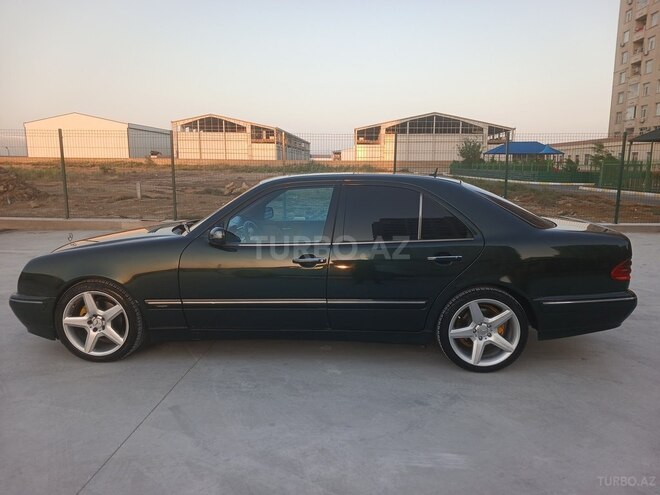 Mercedes E 320-4