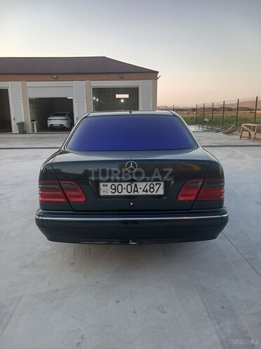 Mercedes E 320-2