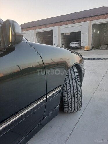 Mercedes E 320-10