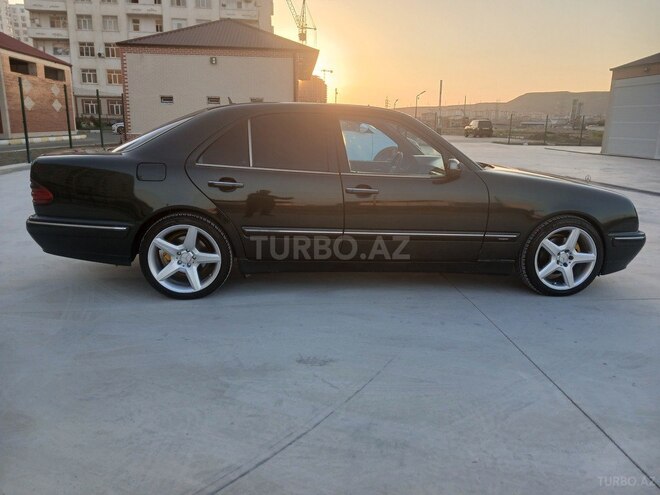 Mercedes E 320-5