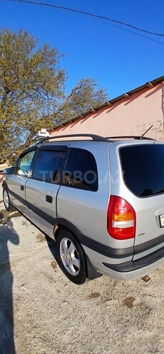 Opel Zafira-10