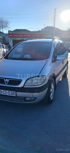 Opel Zafira-4