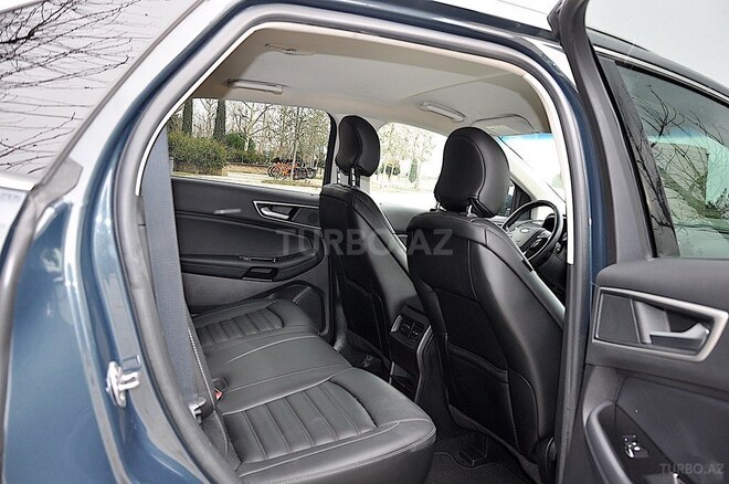 Ford Edge-17