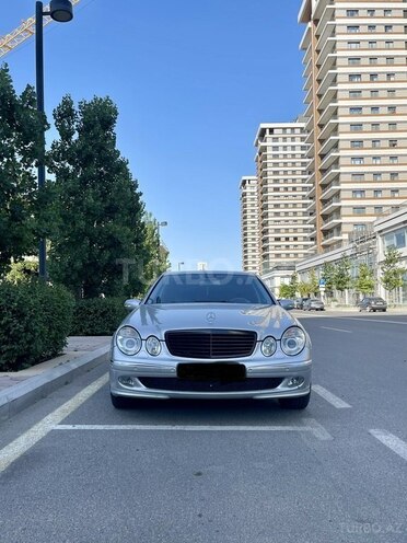 Mercedes E 320-1