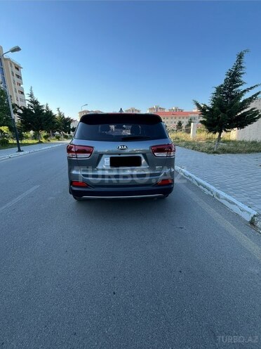 Kia Sorento-8