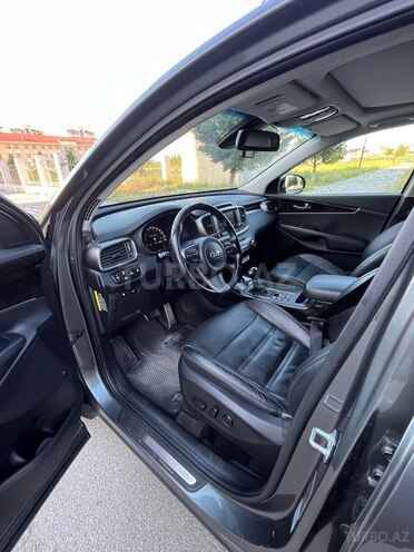 Kia Sorento-13