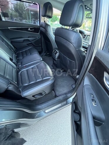 Kia Sorento-17