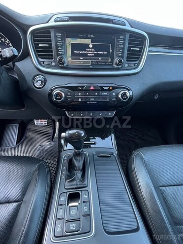 Kia Sorento-14