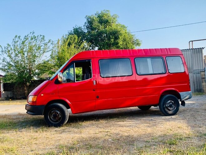Ford Transit-3
