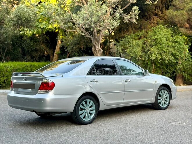 Toyota Camry-9