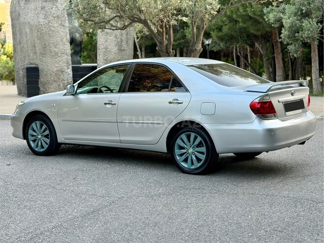 Toyota Camry-8