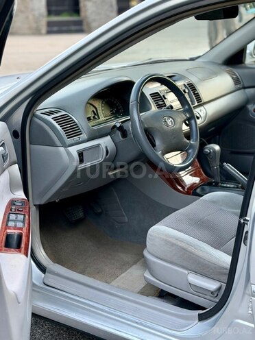 Toyota Camry-12