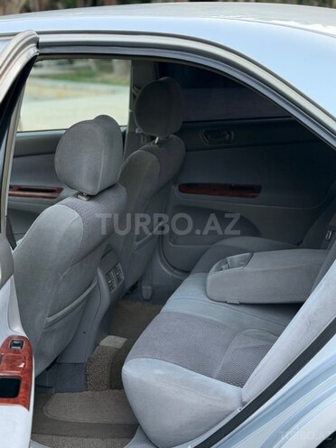 Toyota Camry-13