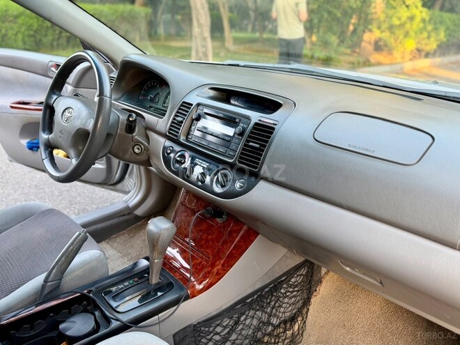 Toyota Camry-14