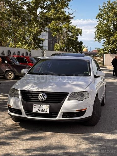 Volkswagen Passat-1
