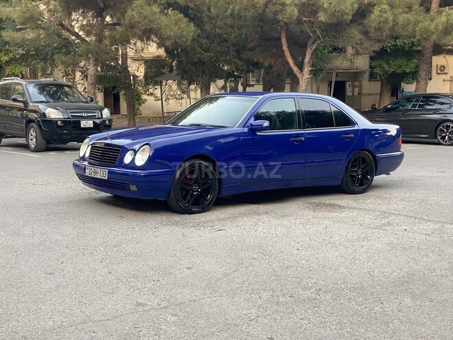 Mercedes E 240-2
