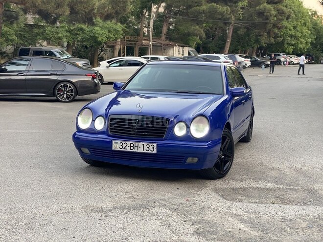 Mercedes E 240-3