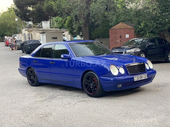 Mercedes E 240-10