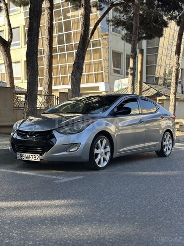 Hyundai Elantra-6