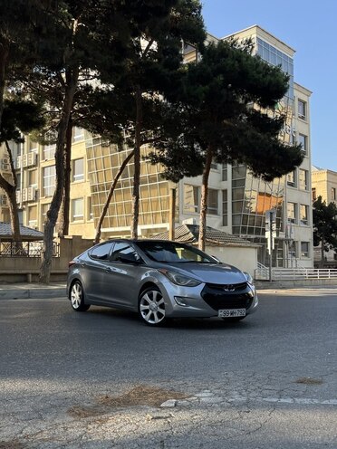 Hyundai Elantra-5