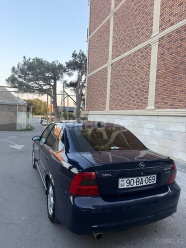 Opel Vectra-4