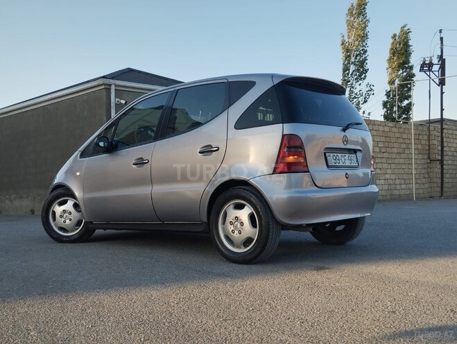 Mercedes A 140-4