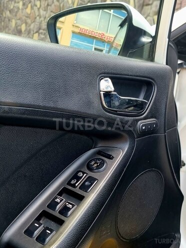 Kia Cerato-4