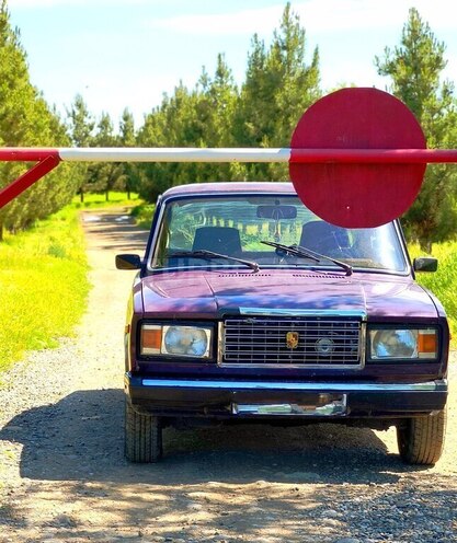 LADA (VAZ) 2107-1