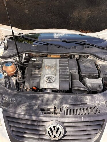 Volkswagen Passat-11