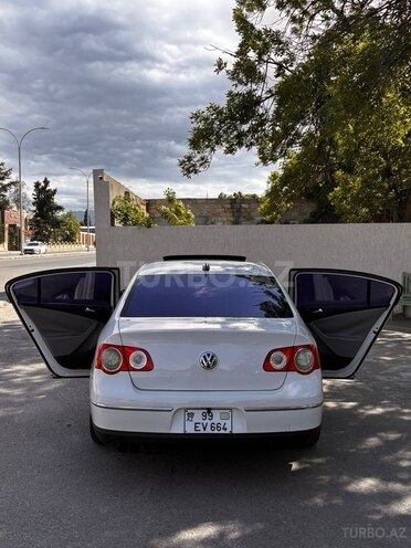 Volkswagen Passat-2