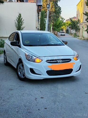 Hyundai Accent-2