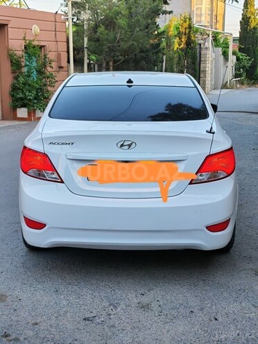 Hyundai Accent-6