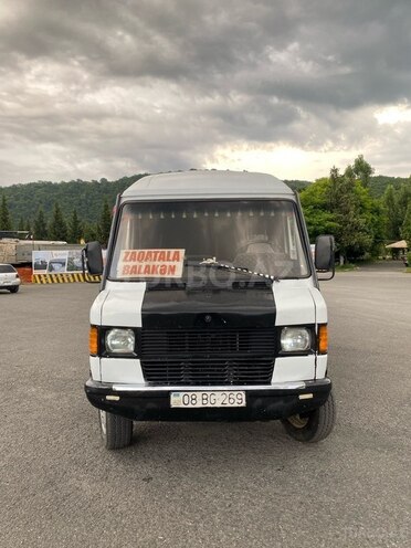 Mercedes 208 D-1