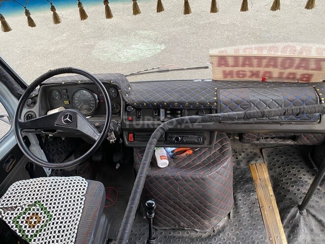 Mercedes 208 D-8