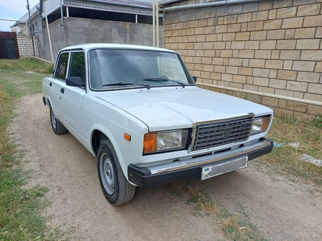 LADA (VAZ) 2107-1
