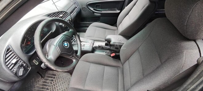 BMW 320-8