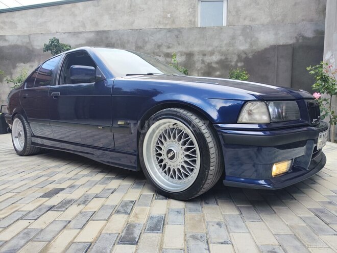 BMW 320-4