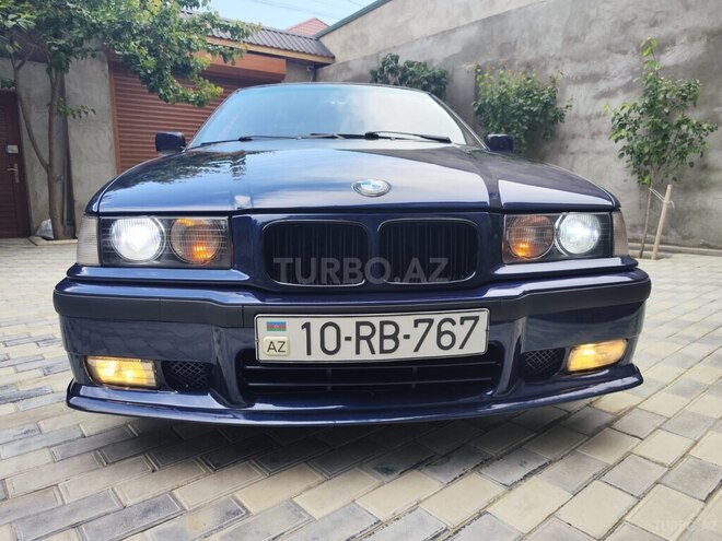 BMW 320-3