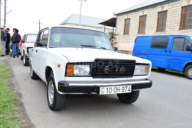 LADA (VAZ) 2107-1