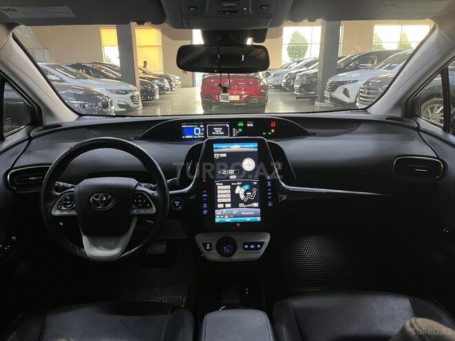 Toyota Prius-12
