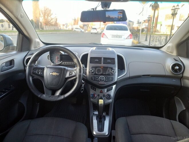 Chevrolet Aveo-13