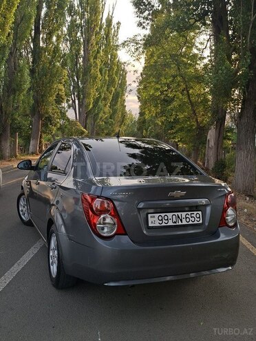 Chevrolet Aveo-6